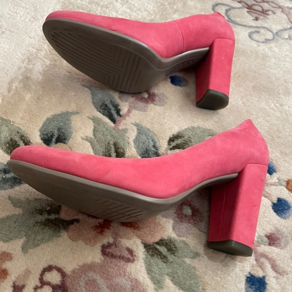 “Barbie pink” pink suede pumps size 40 or 9 1/2 - Picture 5 of 9